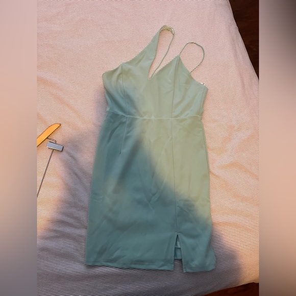 Brand new lulus wedding guest dress. - Picture 2 of 3